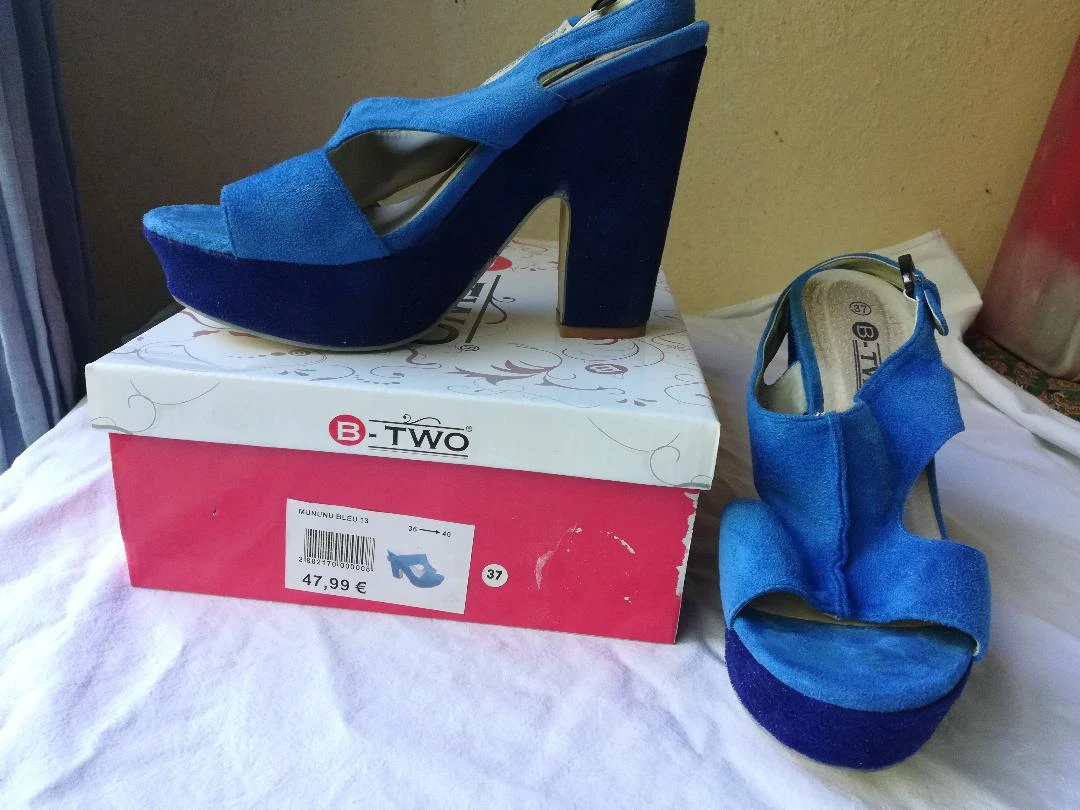 Escarpins Bicolore Marine/Bleu "B-Two" à talons 13 cm pointure 37